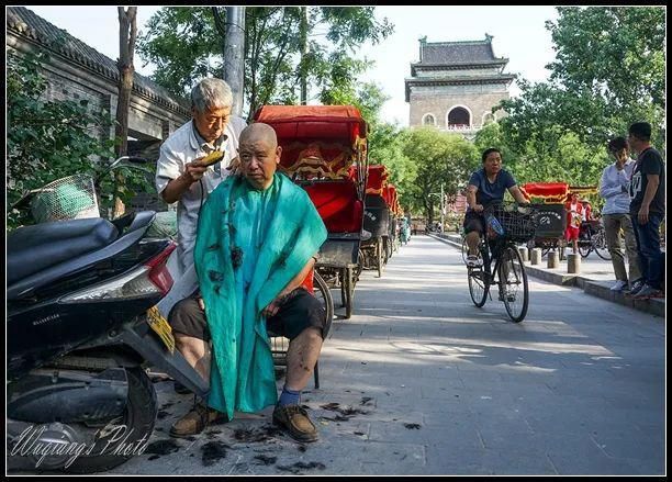 津门|津门网吴强：《光影四九城》之十九钟鼓楼下