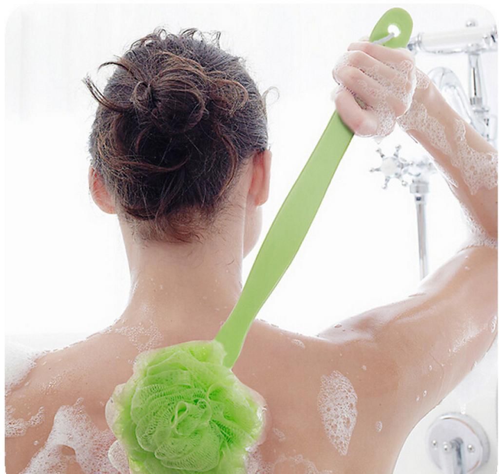 天天洗澡还要搓泥小心你搓出来的不是泥，而是皮肤的宝贝