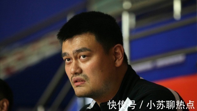 cb中国男篮连走两人周琦之后又一2米22内线拒签球队,姚明犯难了