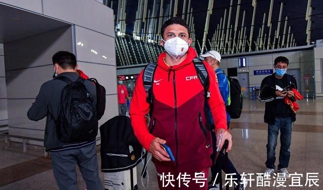 中超联赛|留洋大军再添一人,卡尔德克归化遇阻,泰山、海港国脚推迟报到