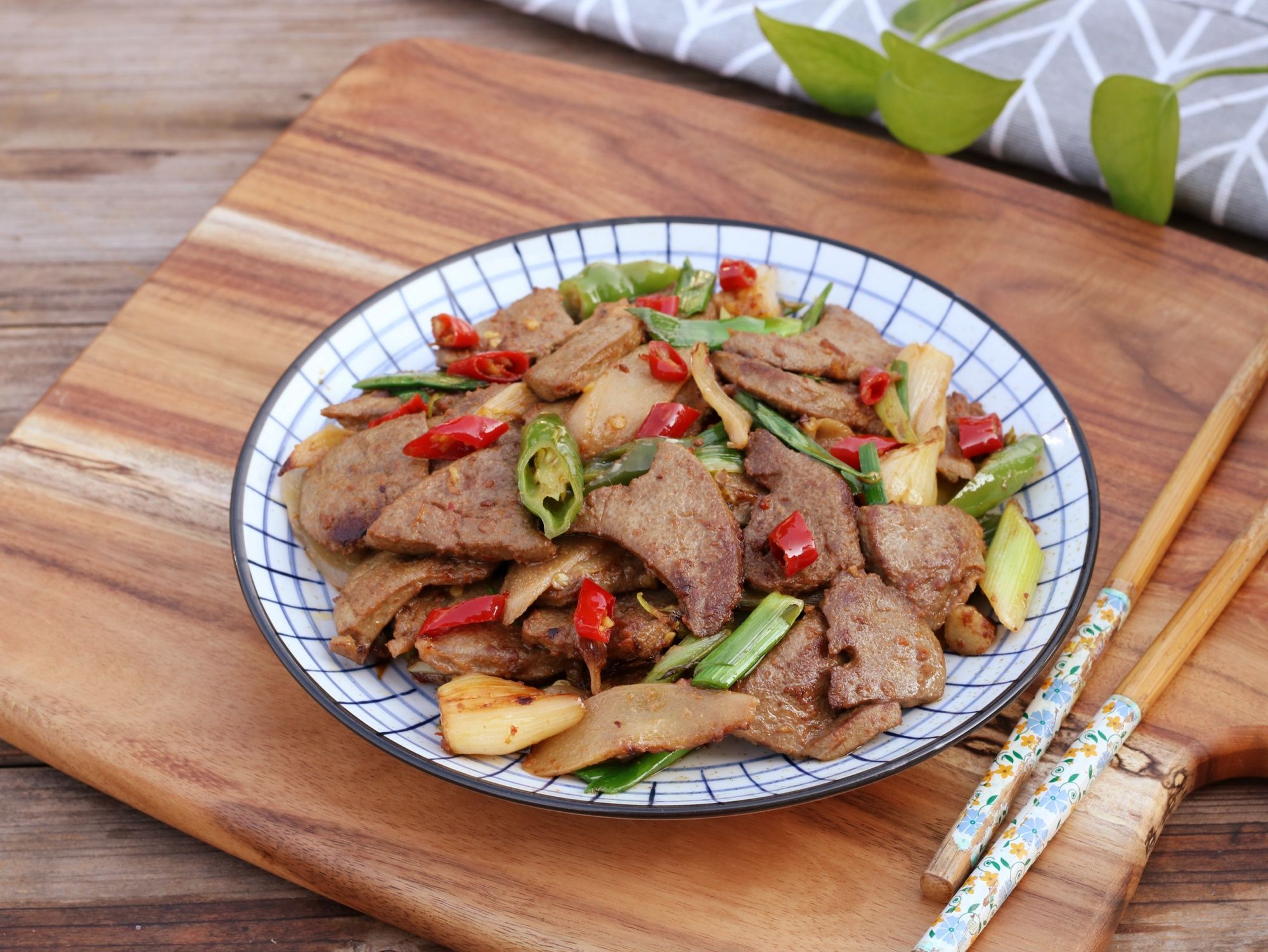 冬天外行人吃牛羊肉,内行人专吃它,营养又滋补,怕冷的人多吃点