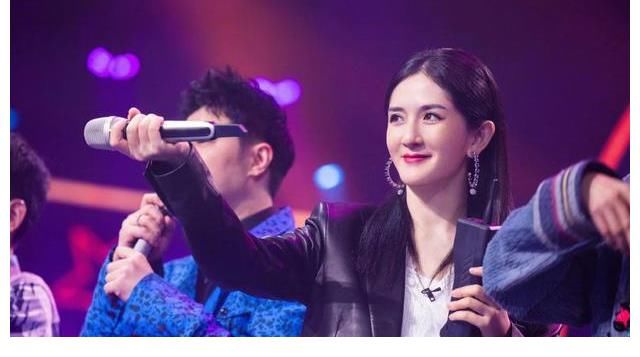 快樂家族更名《你好星期六》1月1日開播！搭檔主持人只剩何炅1人