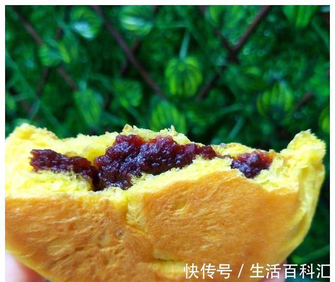 南瓜豆沙包|松软绵甜的南瓜豆沙包，好吃好看、低糖低油、老人孩子都爱吃