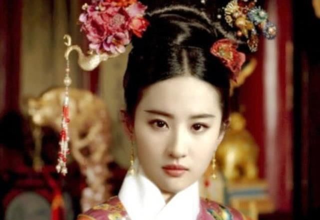 仅次于|此皇子出身仅次于胤礽，又坚决反对雍正，为何受打压反而最轻