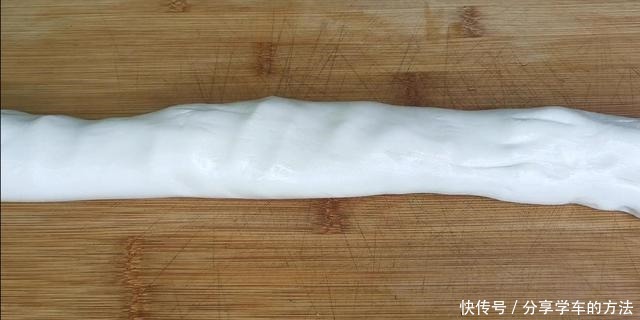 红糖糍粑，很出名的一道小吃，原来在家也可以做，以后想吃不用买