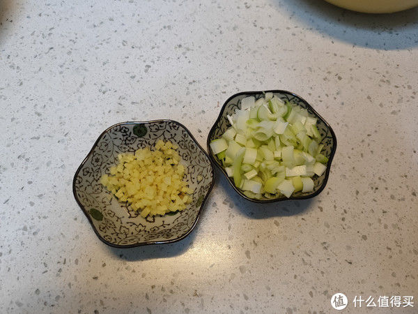 牛肉包子这样做，表皮暄软馅料香，真不错