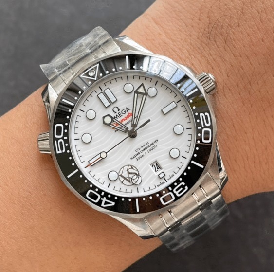 竞潜|有限的预算如何选择合适自己的腕表,这几款月薪一万都可以拿下它