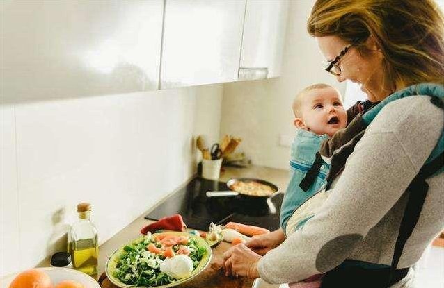 生活质量|没老人帮衬自己带娃的家庭，生活得如何？3位宝妈道出自己的经历