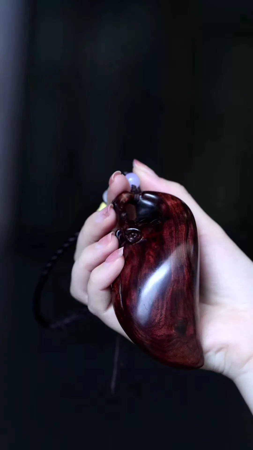 扳指 男人的手里，离不开这四件首饰