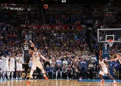 科比|又一校花NBA美女主播! 名模身材堪比明星, 北大学霸男友令人羡慕