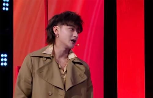 王一博黄子韬上线央视《华彩少年》，一个耍枪，一个练嗓