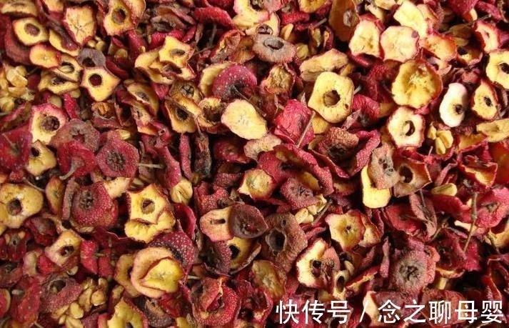 山楂|泡山楂时加一宝,常喝血管不堵了,大肚子平了,子宫也更滋润