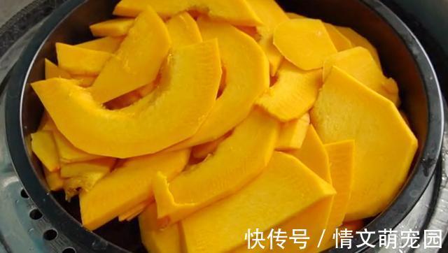 酵母粉|秋天要多吃南瓜,加1把黑芝麻,无水无油,好吃不上火,孩子爱吃