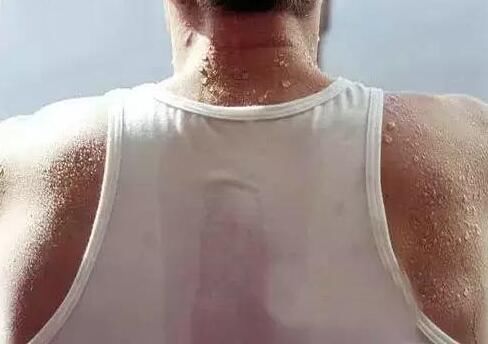 热水泡脚|夏季天气炎热 如何排出养生汗？