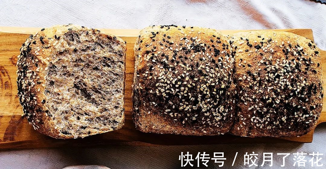 水合作用|你喜欢添加调味料来增强面包的风味吗全麦锡面包配柠檬蜜饯制作!
