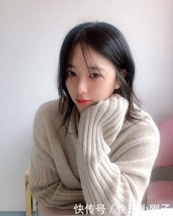 个性气质美女小姐姐,依然很灵动,精灵般的可爱