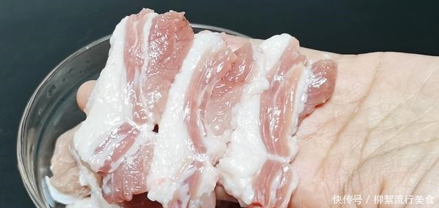 一到冬天,就爱吃这道东北“炖菜”,酸爽开胃,吃起来解馋又保暖