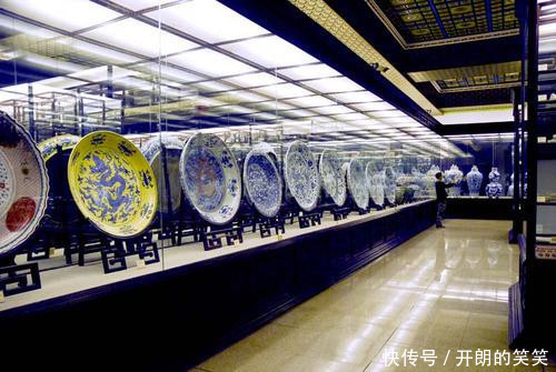 爱国华裔收藏家赵泰来将6万多件古董无偿捐给祖国,价值数亿元