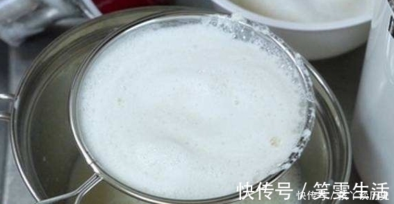 做豆浆，浸泡8小时和用水煮都不对，大厨教你一招，香浓细腻不腥