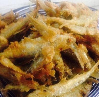 炸鱼时，用淀粉好还是用面粉好教你3个小技巧，酥香入味不腥