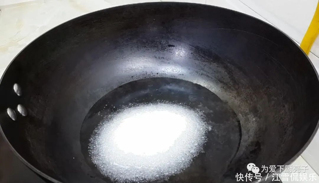 香甜|4个鸡蛋,1碗面,锅里炒一炒,又香又软又香甜,比沙琪玛还好吃!