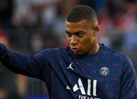 巴薩|皇馬迎來好消息！三名大將明夏將離隊，騰出的薪資剛好夠給姆巴佩