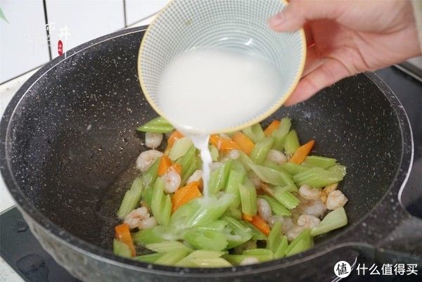 日常三餐 篇一百一十五：“冬补”有讲究，少吃大鱼大肉，多吃这2样，营养搭配好更健康