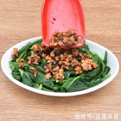 菠菜|#超级下饭菜 肉酱菠菜别再用这么做了，教你新吃法
