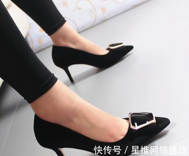 浅口|高跟鞋虽性感，但今年流行低跟鞋，优雅时尚有气质还不累脚