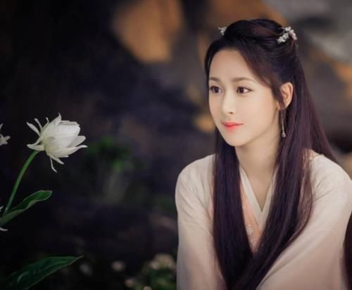 鸡腿|同样是假吃鸡腿,李沁优雅,杨紫接地气,看到她口水就要流出来了