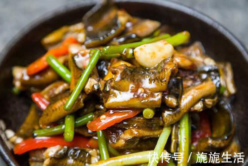 料酒|饭店炒黄鳝，需要焯水吗？大厨教你多加1步，口感香嫩没腥味