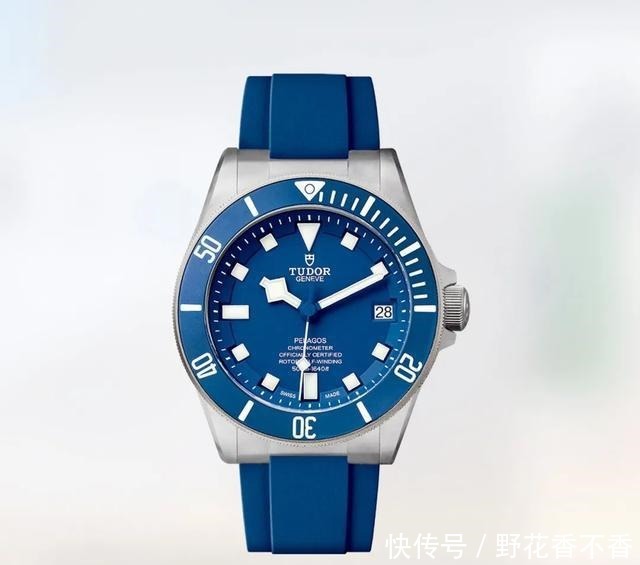 RR · TRENDS腕上的寻光之旅