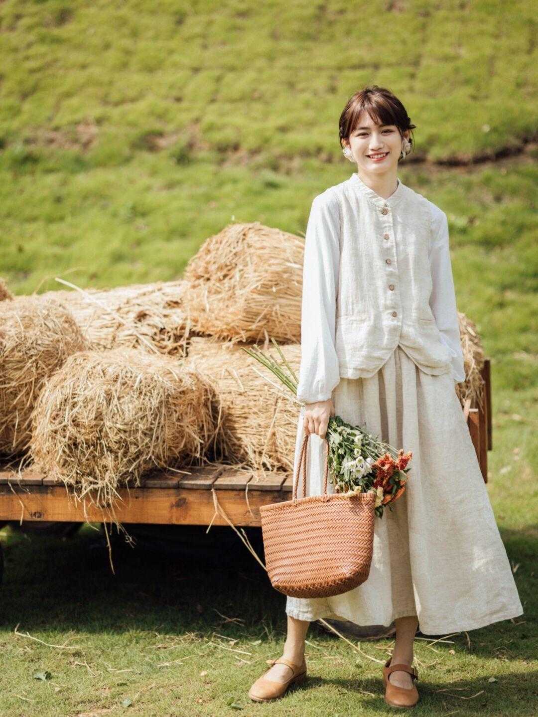 搭配 快收起你的碎花裙!今年秋天流行这几款裙子,减龄洋气又百搭