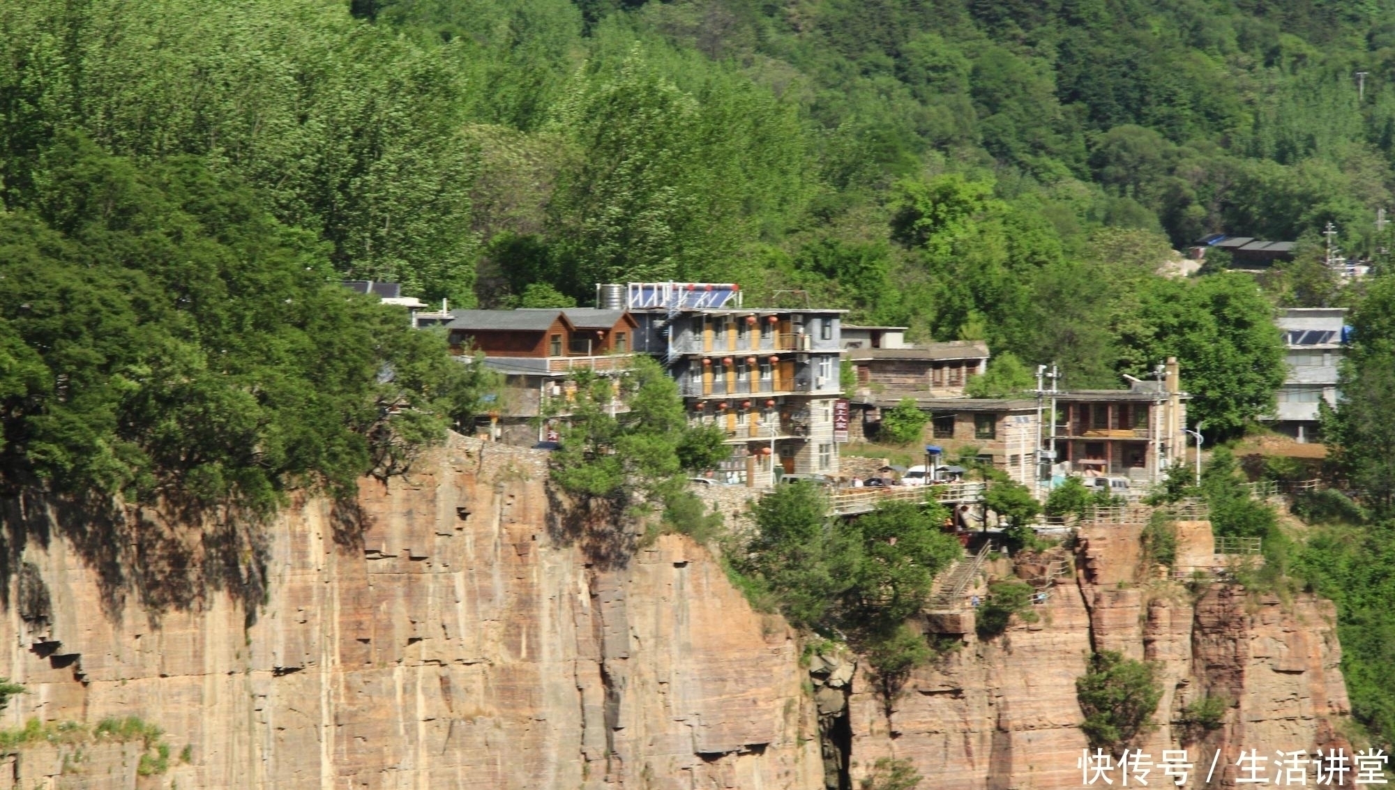 隧道|中国险峻的道路：长1700米建在悬崖上，现为著名的旅游景点