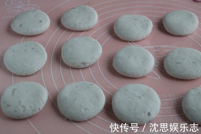 一款甜糯无比的滋粑,半个芋头1碗糯米粉,比汤圆都好吃