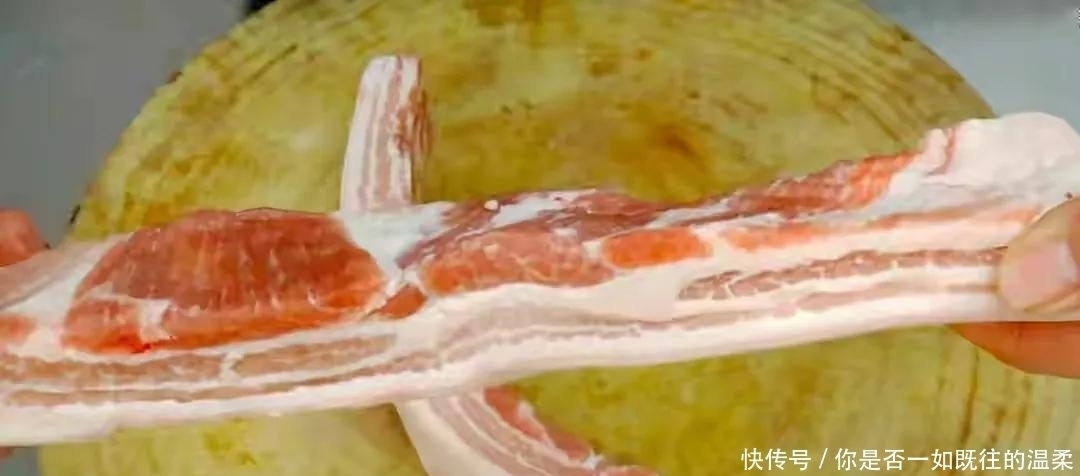 红烧肉|做红烧肉,最忌焯水和用水炖了,教你一招,肥而不腻,太解馋了!