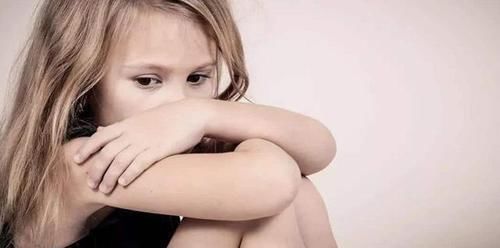 监控|6岁儿子花50元只买了1袋盐,宝妈找上门不满质问,售货员:看监控