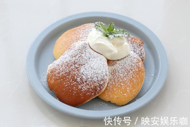 蛋黄|用平底锅就能做舒芙蕾松饼,口感松软香甜,孩子天天吃也不嫌腻!