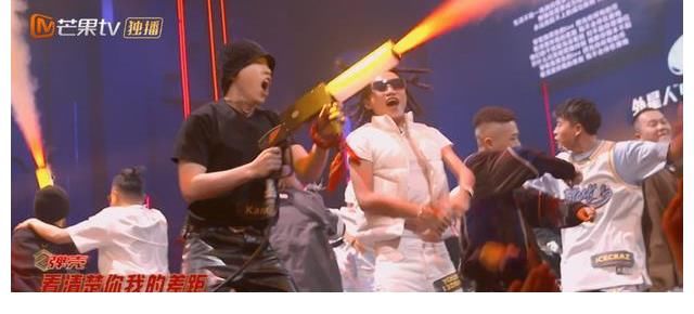 朱婧汐|弹壳炸场、法老梦回2018，龚琳娜太过突兀