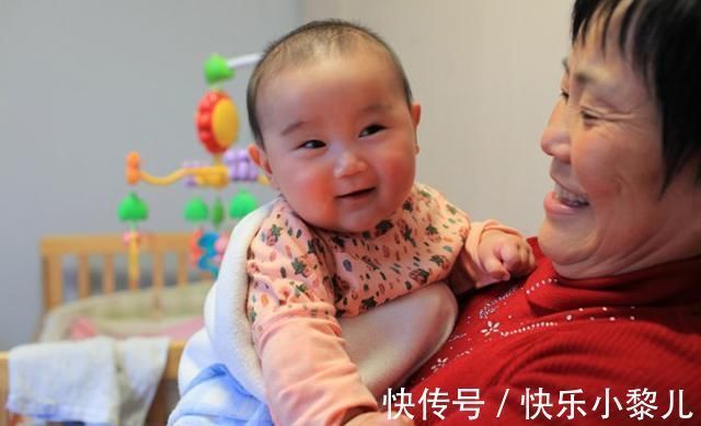 认知能力|宝宝开始认生,总缠着妈妈怎么办?恭喜,宝宝认知能力提升了