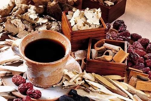 老年|吃中药后给孩子喂奶，母女核酸纷纷转阴，这表明中药很牛？