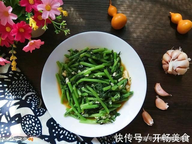 茼蒿|失眠最怕这“菜”,一斤15,偶尔吃一次,安神静心,一觉大天亮