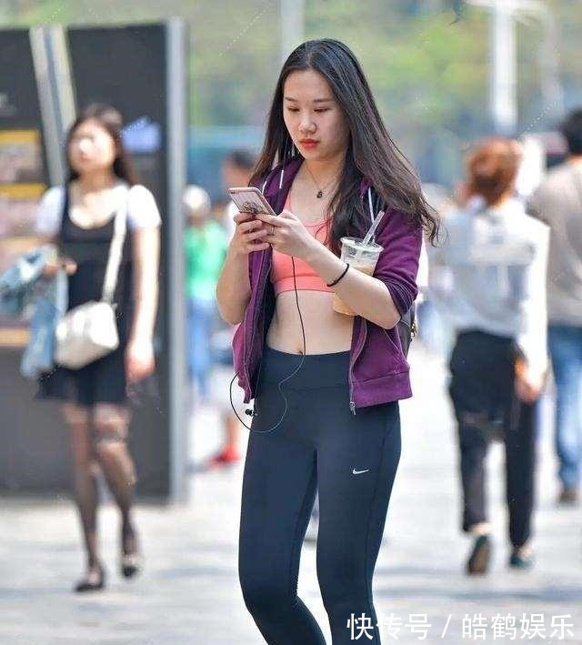 内衣 精致有型的打底裤穿搭散发时尚气息,彰显女人的气质,优雅出街!