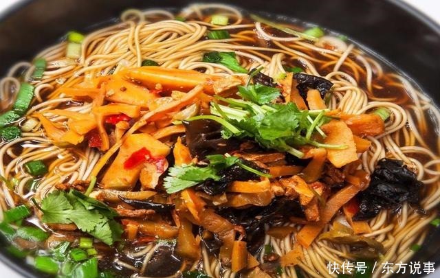 冬季来碗朝鲜面,香辣十足、满满的食欲,整个身子都暖和起来了