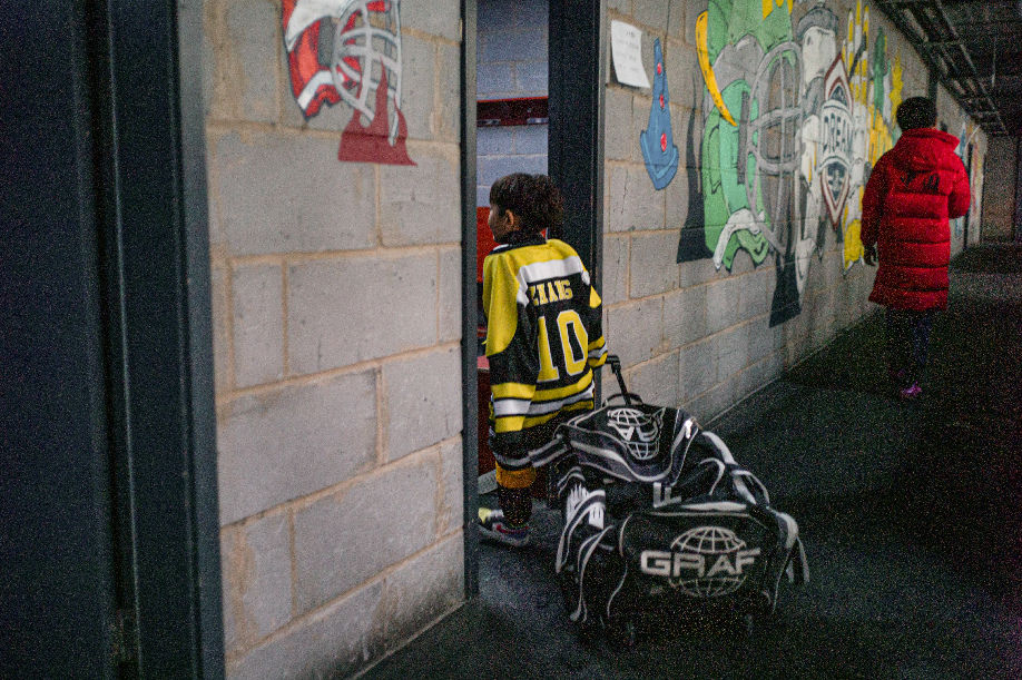 北京夢想ing隊(duì)|新華全媒+｜3600名小將！北京青少年冰球聯(lián)賽助燃冬奧熱情