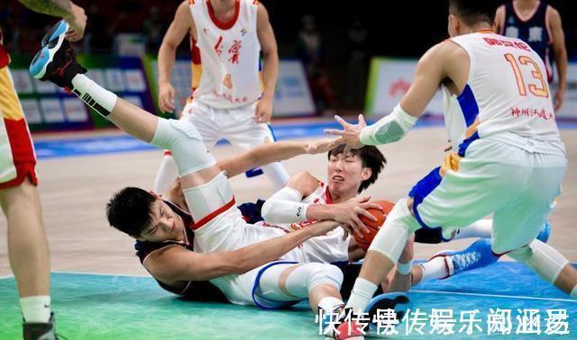 杨鸣|周琦拉出空间,让郭艾伦突破,杨鸣的“空城计”让杜锋无计可施