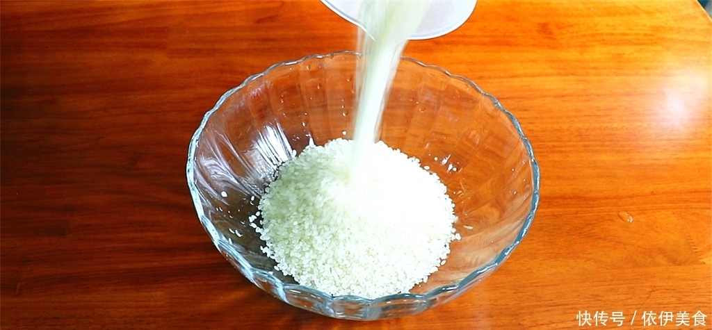 松软香甜的大米糕家常做法，简单好吃，我家每次做都吃不够