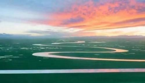 荒漠中“湿岛”西天山美如画，动植物王国，我看到雪豹啦！