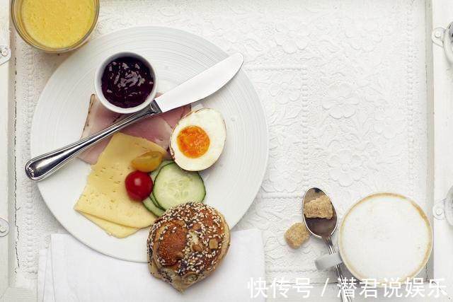 吸烟者|男人45到55岁是“生死坎”，这7件事再喜欢也忍住，别让身体垮掉