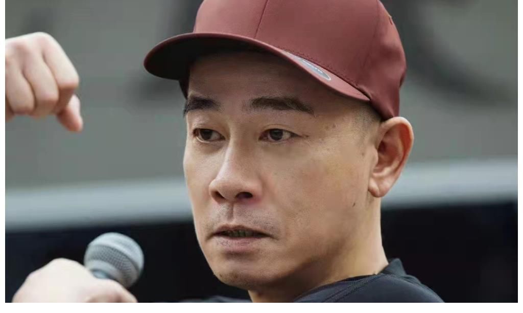 《哥哥》成团名单曝光，陈小春C位，白举纲逆袭成团，李响意难平